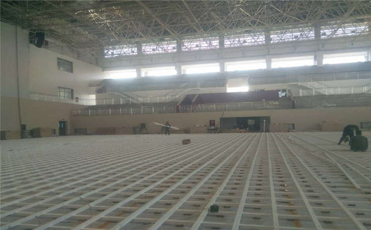 指接板風雨操場運動地板主輔龍骨結構