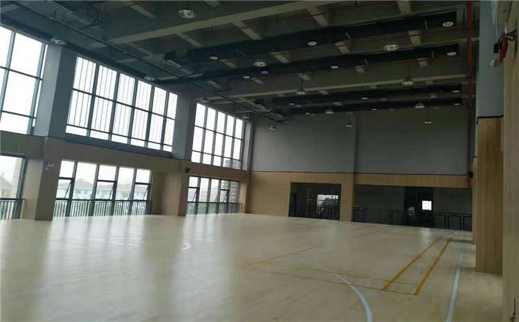 福建體育場(chǎng)實(shí)木地板廠家報(bào)價(jià)
