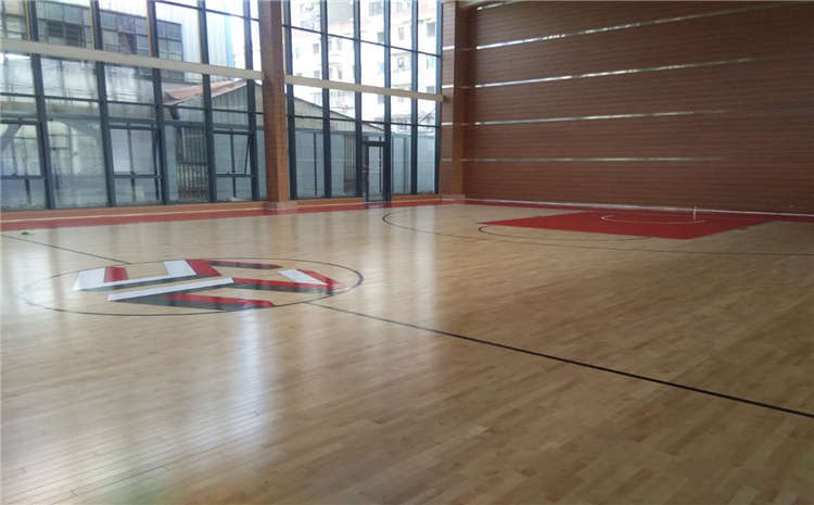 學校NBA籃球場木地板怎么翻新
