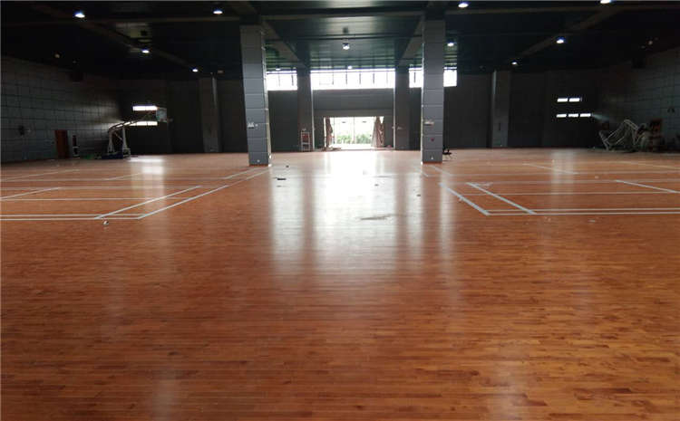 比賽場館體育運動地板怎么維修