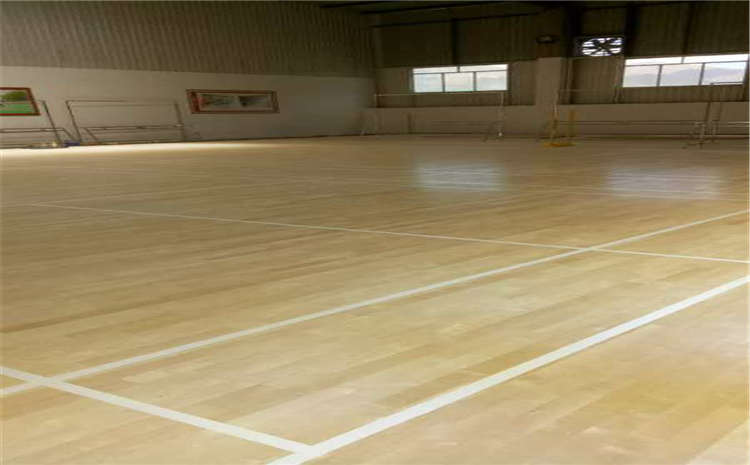 銀川楓樺木體育木地板施工工藝