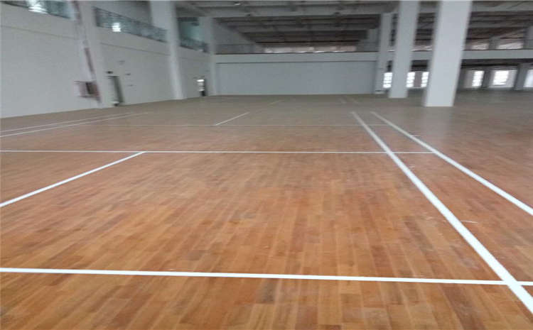 俄勒岡松籃球館木地板安裝工藝