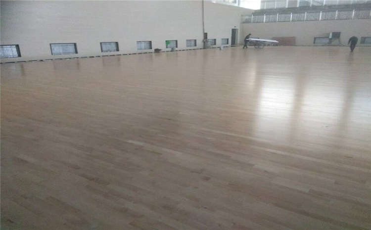 硬木企口籃球場地木地板報價