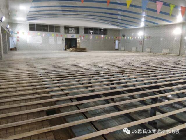 北京師范大學附屬二中多功能廳木地板成功案例 北京師范大學附屬二中多功能廳木地板成功案例