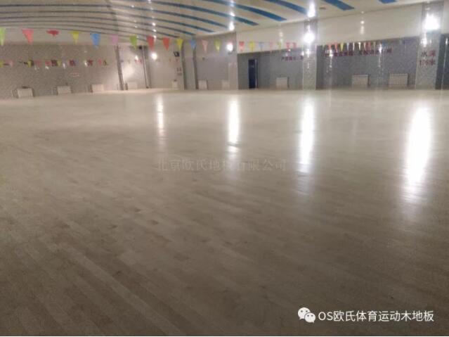 北京師范大學附屬二中多功能廳木地板成功案例 北京師范大學附屬二中多功能廳木地板成功案例
