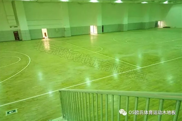 �Ĵ���֦��ĳ�W(xu��)У�\(y��n)��ľ�ذ尸��